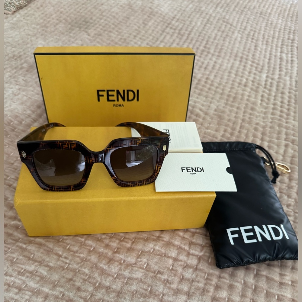 Fendi Roma Brown Tortoise Patterned Sunglasses New - image 1
